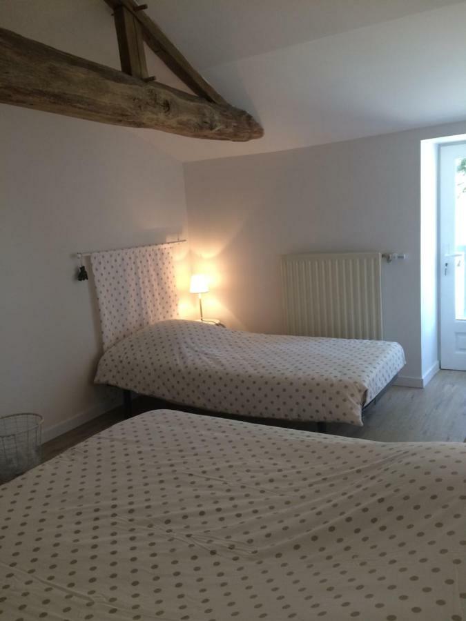 Le Petit Monty Gite Cote Etang Saint-Malo-du-Bois Экстерьер фото