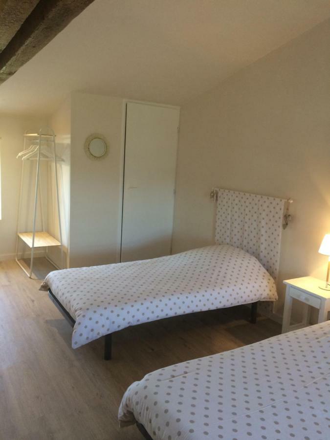 Le Petit Monty Gite Cote Etang Saint-Malo-du-Bois Экстерьер фото
